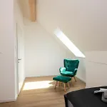 Modern-neu-nespresso-balkon-parkplatz Apartamento *