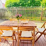 Modern-neu-nespresso-balkon-parkplatz Apartment
