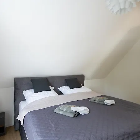 Modern-neu-nespresso-balkon-parkplatz