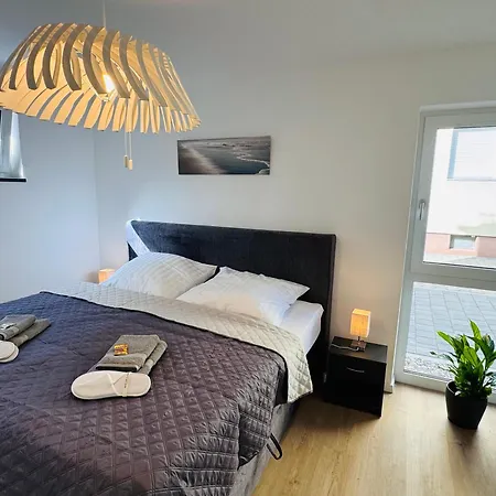 Modern-neu-nespresso-balkon-parkplatz Apartment Augsburg