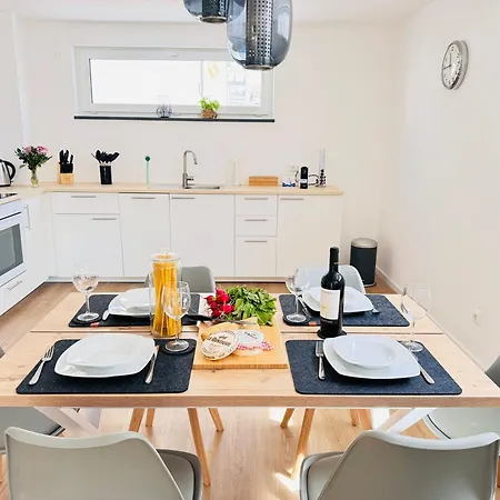 Modern-neu-nespresso-balkon-parkplatz