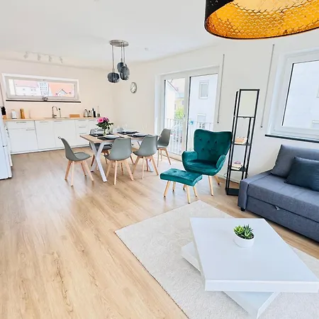 Modern-neu-nespresso-balkon-parkplatz Apartment