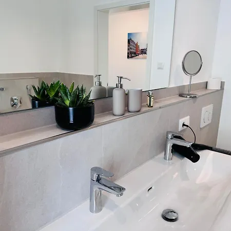 Modern-neu-nespresso-balkon-parkplatz Apartment