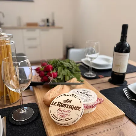 Apartment Modern-neu-nespresso-balkon-parkplatz Augsburg