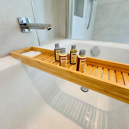 Modern-neu-nespresso-balkon-parkplatz Apartment