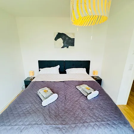 Modern-neu-nespresso-balkon-parkplatz Apartment Augsburg