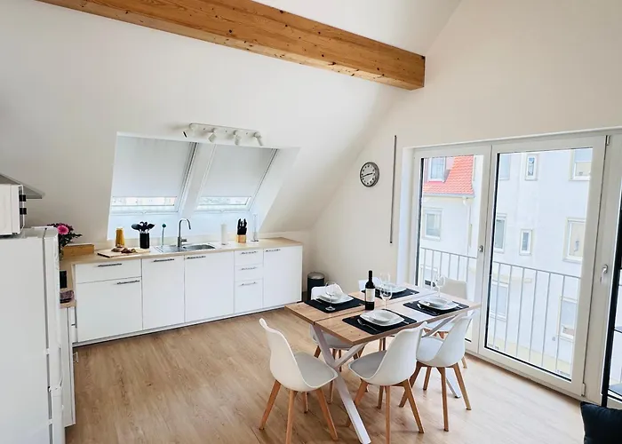 Modern-neu-nespresso-balkon-parkplatz * Augsburg