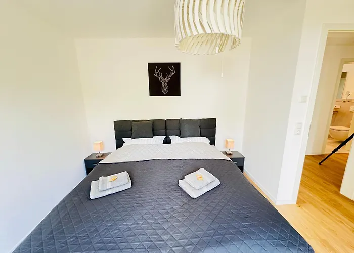 Modern-neu-nespresso-balkon-parkplatz * Augsburg
