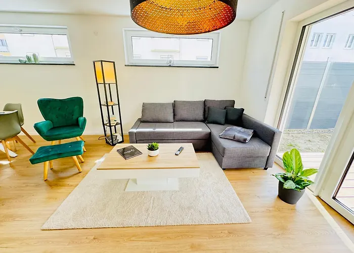Modern-neu-nespresso-balkon-parkplatz * Augsburg