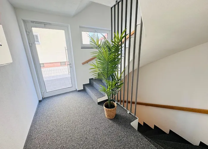 Modern-neu-nespresso-balkon-parkplatz * Augsburg